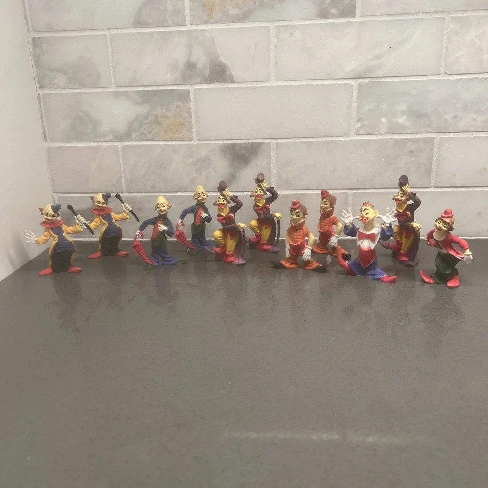 12 Vintage Plastic 2 1/2